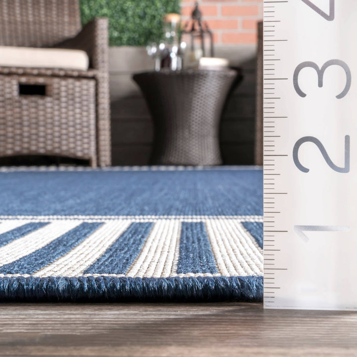 Asha Simple Border Indoor/Outdoor Area Rug: Dark Grey / Rectangle / 6' 7" x 9'