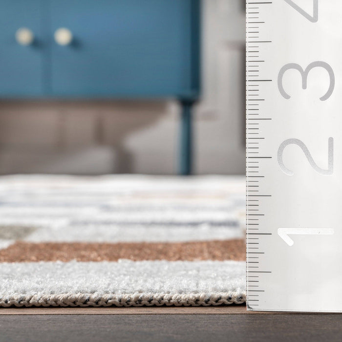 Naya Checkered Machine Washable Area Rug: Beige / Rectangle / 7' 10" x 10'