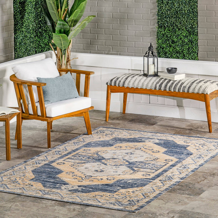 Zazie Traditional Machine Washable Indoor/Outdoor Area Rug: Blue / Rectangle / 4' x 6'