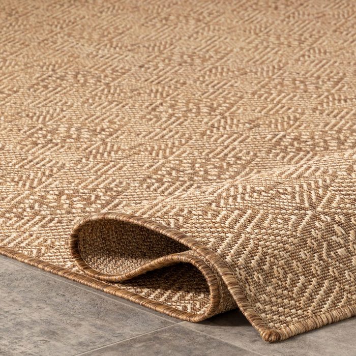 Chandler Elegant Indoor/Outdoor Area Rug: Beige / Rectangle / 8' x 10'