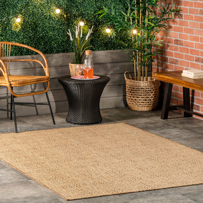 Chandler Elegant Indoor/Outdoor Area Rug: Beige / Rectangle / 8' x 10'