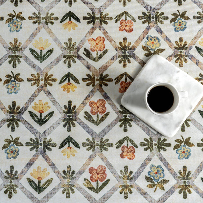 NuLOOM Erina Floral Washable Area Rug: Ivory / Rectangle / 5' x 8'