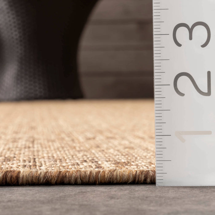 Chandler Elegant Indoor/Outdoor Area Rug: Beige / Rectangle / 8' x 10'