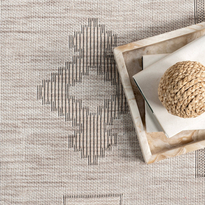 Avni Southwestern Machine Washable Area Rug: Ivory / Rectangle / 5' x 8'