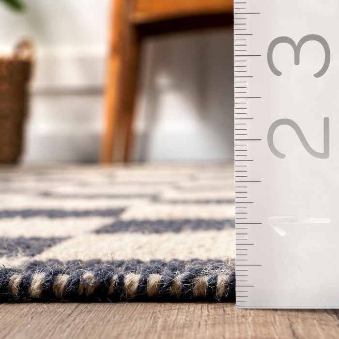 Connie Checkered Wool/Jute Tasseled Area Rug: Gray / Rectangle / 6' x 9'