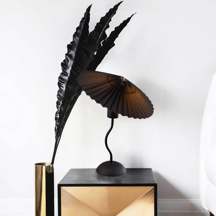 Piairie Table Lamp: Black