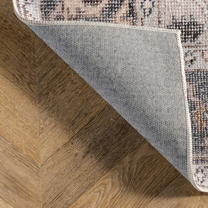 Mali Machine Washable Traditional Medallion Area Rug: Ivory / Rectangle / 6' x 9'