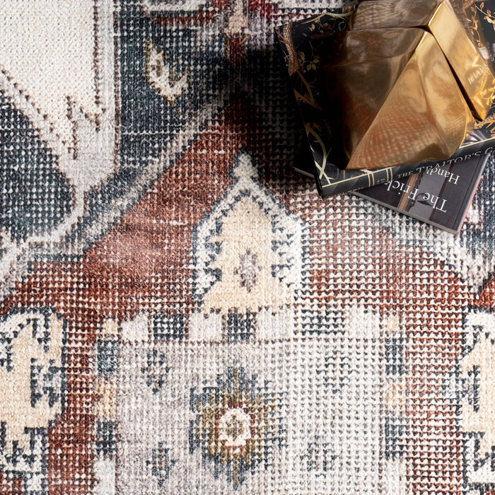 Mali Machine Washable Traditional Medallion Area Rug: Ivory / Rectangle / 6' x 9'