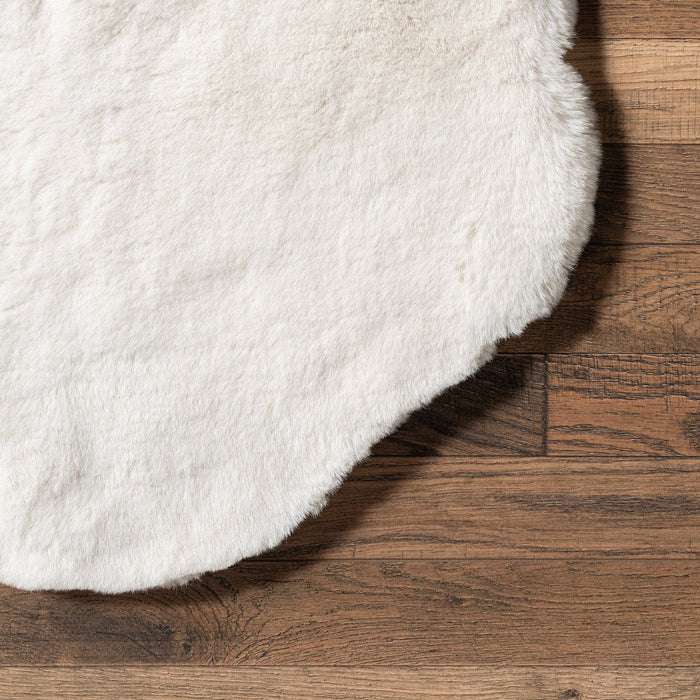 Eline Faux Sheepskin Machine Washable Area Rug: White / Shaped / 2' x 6'