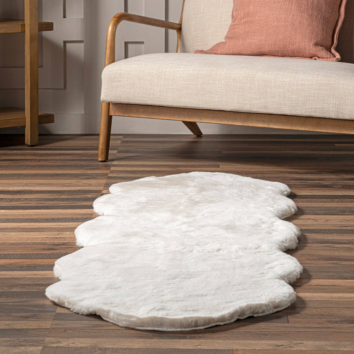 Eline Faux Sheepskin Machine Washable Area Rug: White / Shaped / 2' x 6'