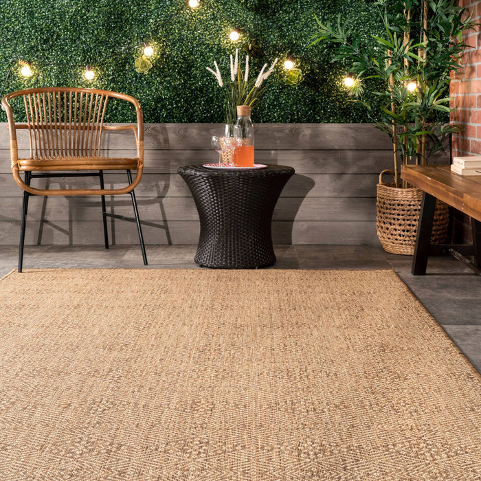 Chandler Elegant Indoor/Outdoor Area Rug: Beige / Rectangle / 8' x 10'