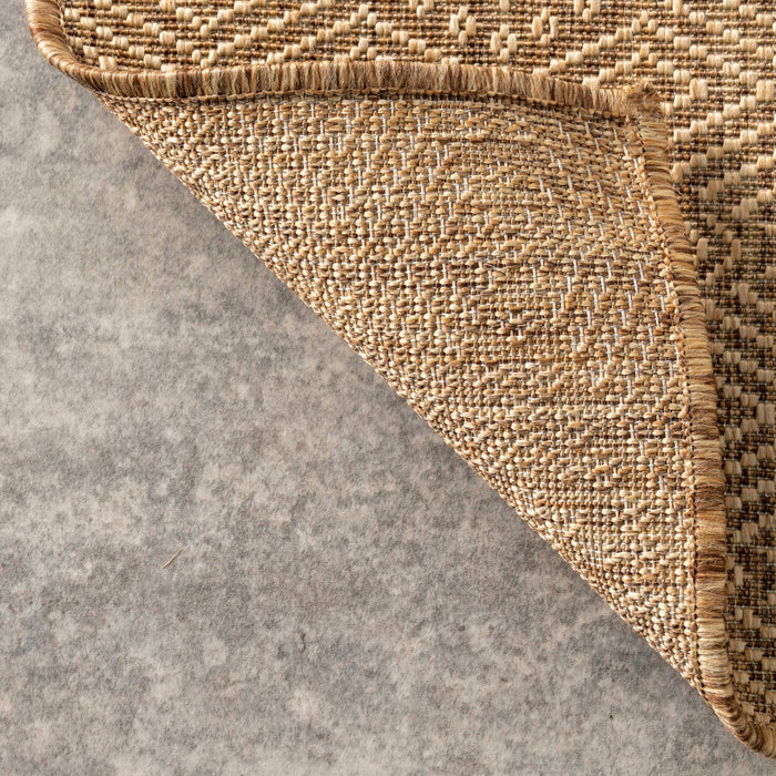 Chandler Elegant Indoor/Outdoor Area Rug: Beige / Rectangle / 8' x 10'